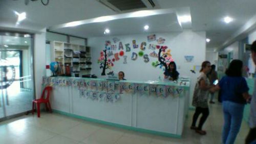 AELC 親子留学センター_幼稚園(受付)