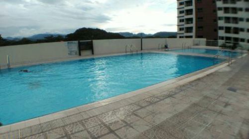 AELC 親子留学センター_プール