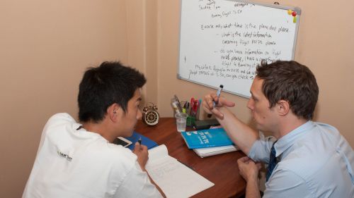 クラークフィリピン留学院_マンツーマン授業風景