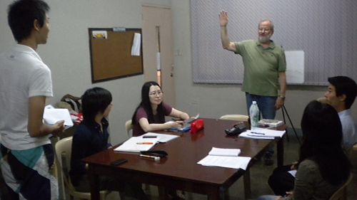 クラークフィリピン留学院_グループ授業風景