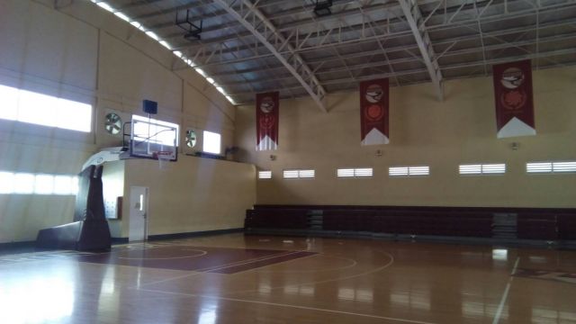 運動場 Enderun College Language Center_運動場