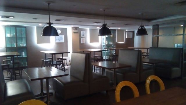 食堂 Enderun College Language Center_食堂