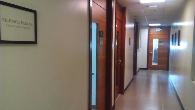 廊下 Enderun College Language Center_廊下