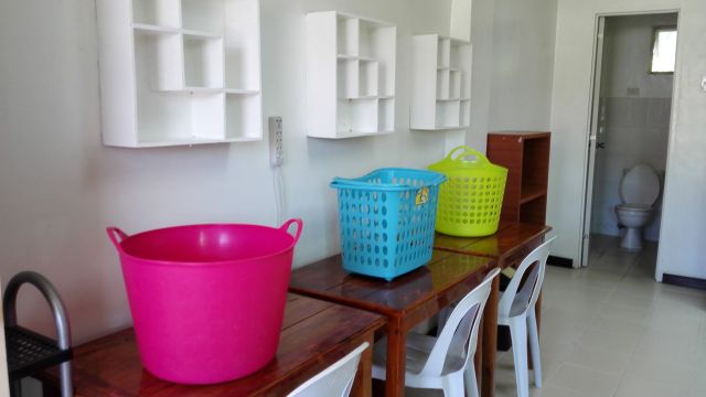 English Fella 2_デスク・洗濯カゴ