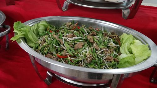 QQ English Seafront食事例