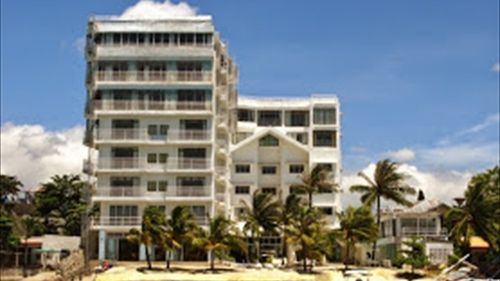 QQ English Seafront建物外観