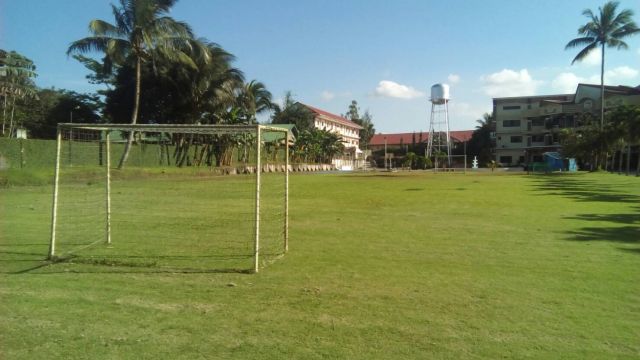 サッカーボール場 SDA Language Center_サッカーボール場