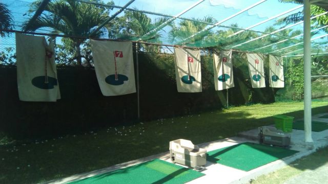 ゴルフ練習場 SDA Language Center_ゴルフ練習場