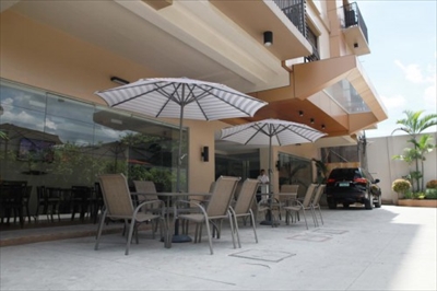 targetホテル屋外休憩スペース