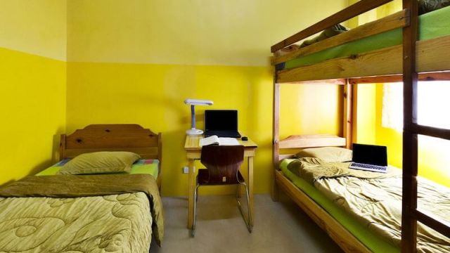 3人部屋 HELP ロンロン_3人部屋