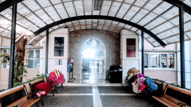 玄関 HELP ロンロン_玄関