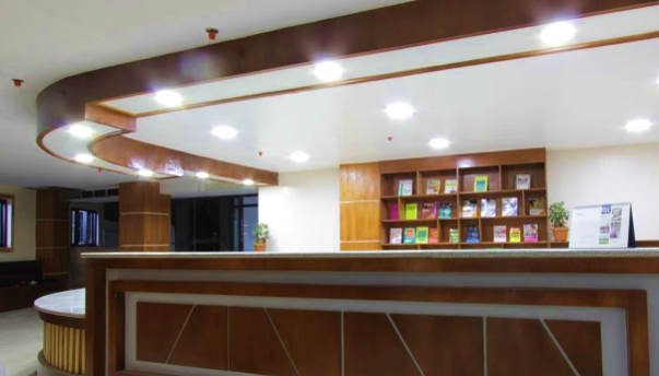 PINES メインキャンパス受付