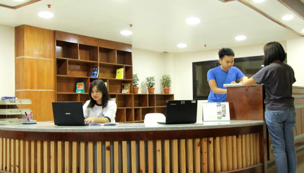 PINES メインキャンパス受付