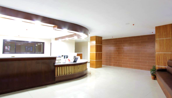 PINES メインキャンパス受付